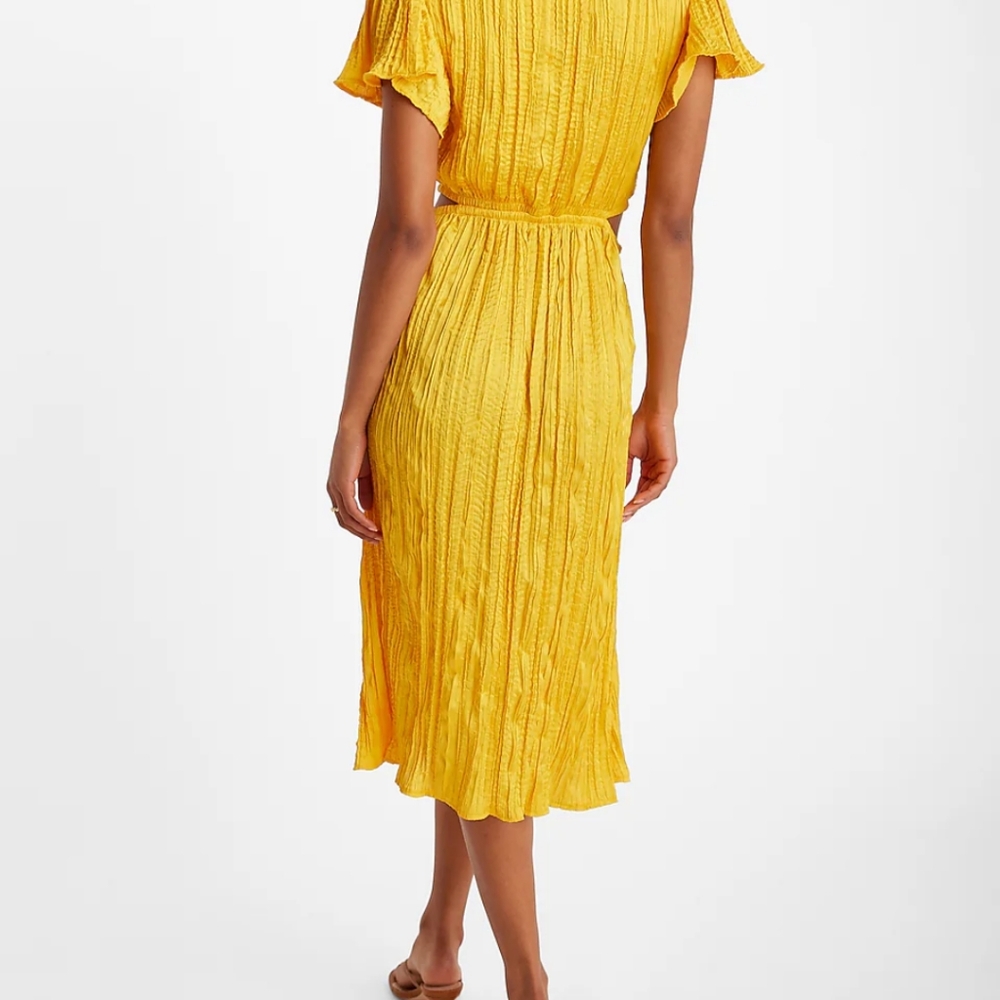 Express Satin V-Neck Flutter Sleeve Pleated Cutout Midi Dress. - Picture 4 of 16